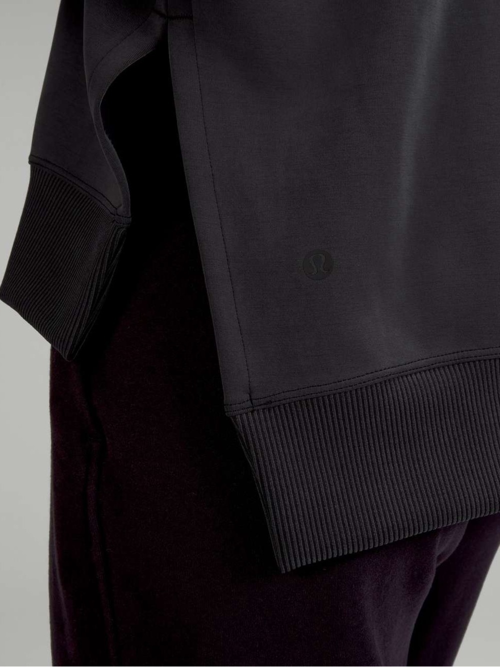Lululemon Black Softstream Turtleneck Pullover size 4 - Picture 3 of 7